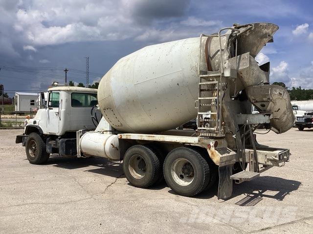 Mack DM690S Altele