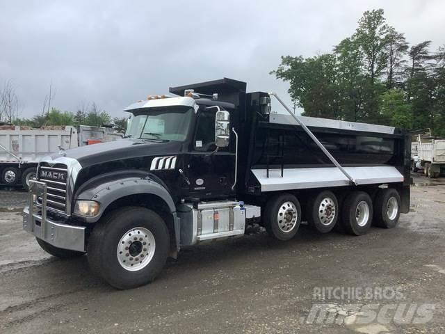 Mack GR64F Autobasculanta