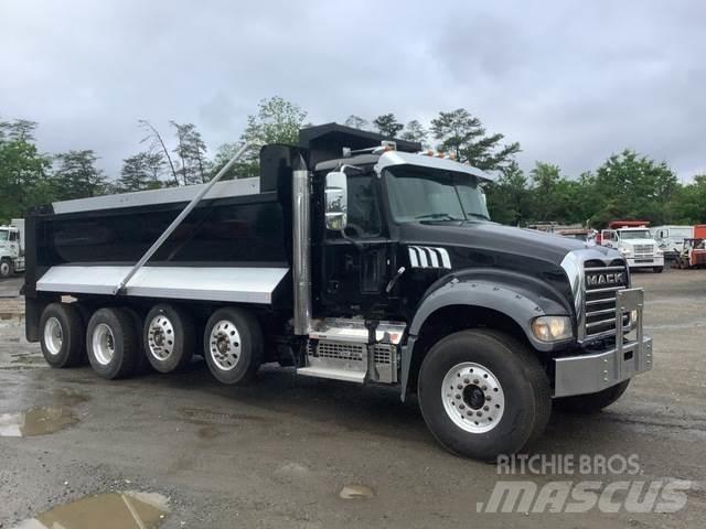 Mack GR64F Autobasculanta