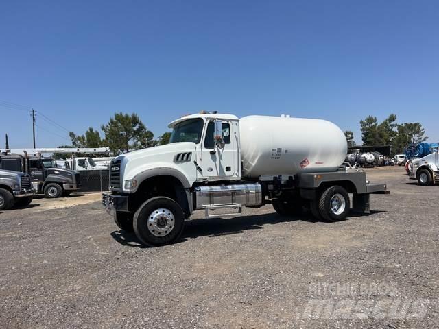 Mack GU432 Cisterne
