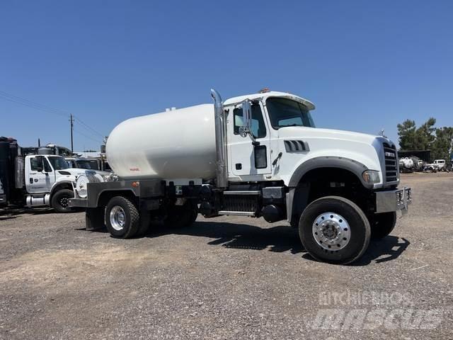 Mack GU432 Cisterne