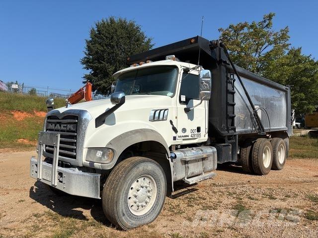 Mack GU713 Autobasculanta