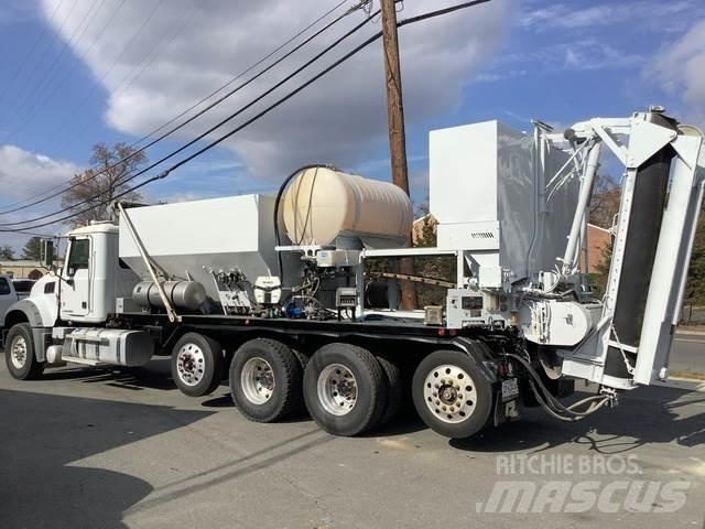 Mack GU713 Betoniera