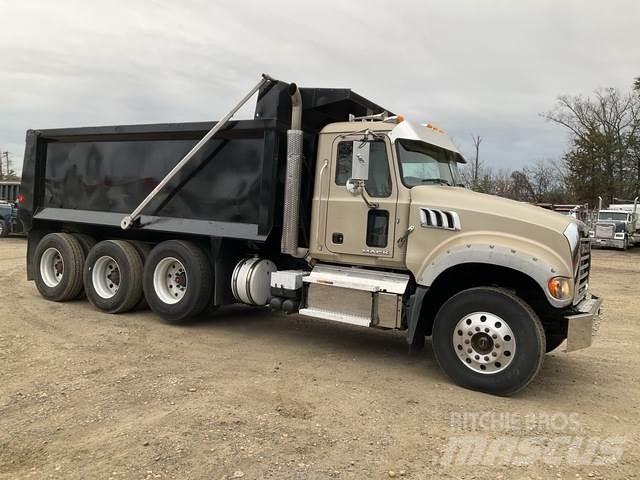 Mack GU713 Autobasculanta
