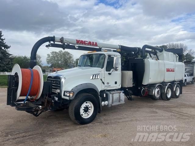 Mack GU713 Excavatoare pe șenile

