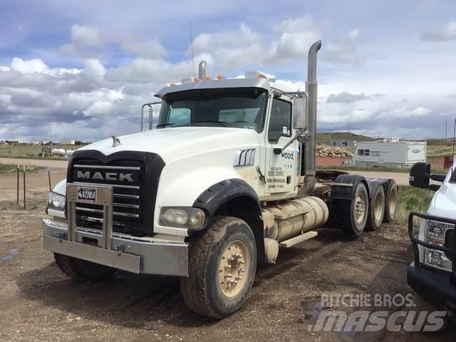 Mack GU713 Autotractoare
