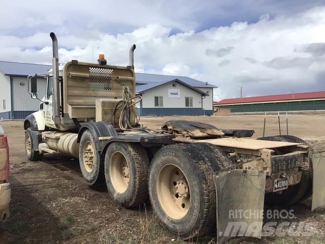 Mack GU713 Autotractoare