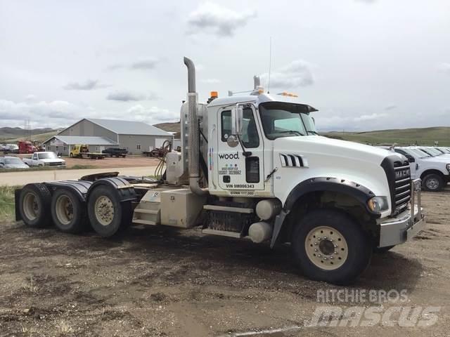 Mack GU713 Autotractoare
