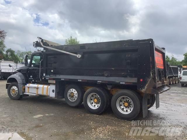 Mack GU713 Autobasculanta
