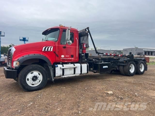 Mack GU713 Camion cu incarcator