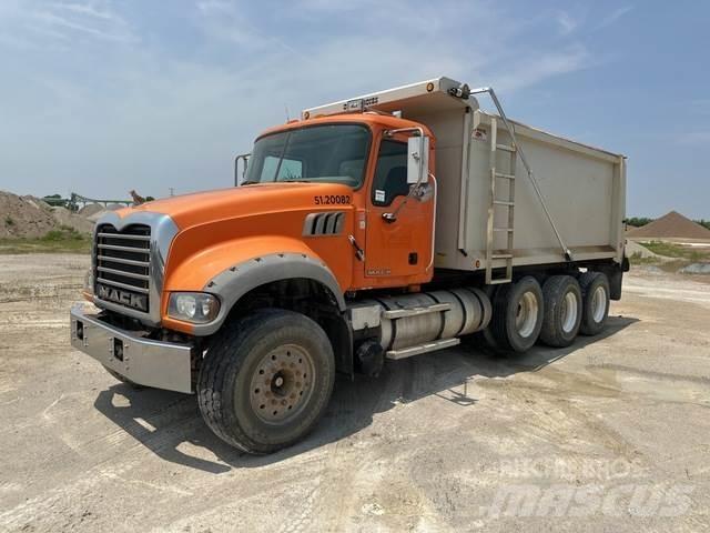 Mack GU713 Autobasculanta