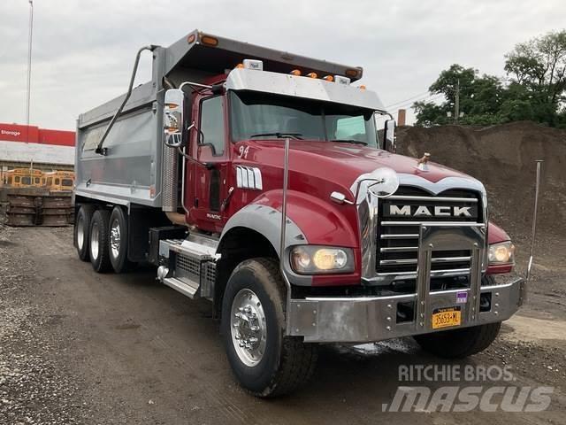 Mack GU713 Autobasculanta