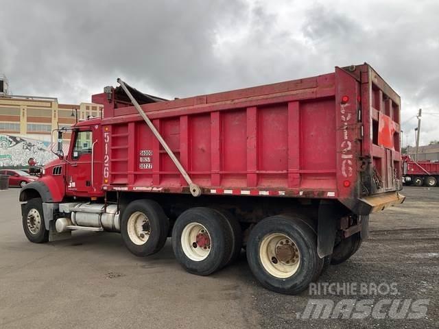 Mack GU713 Autobasculanta
