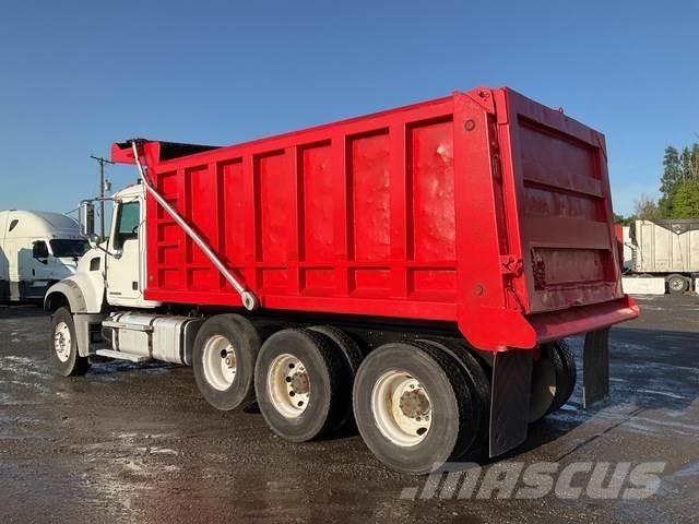 Mack GU713 Autobasculanta