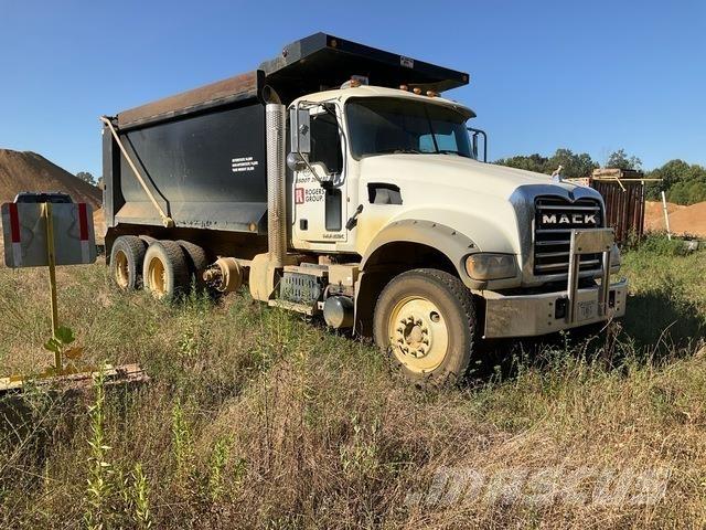 Mack GU713 Autobasculanta