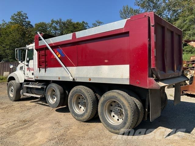 Mack GU713 Autobasculanta