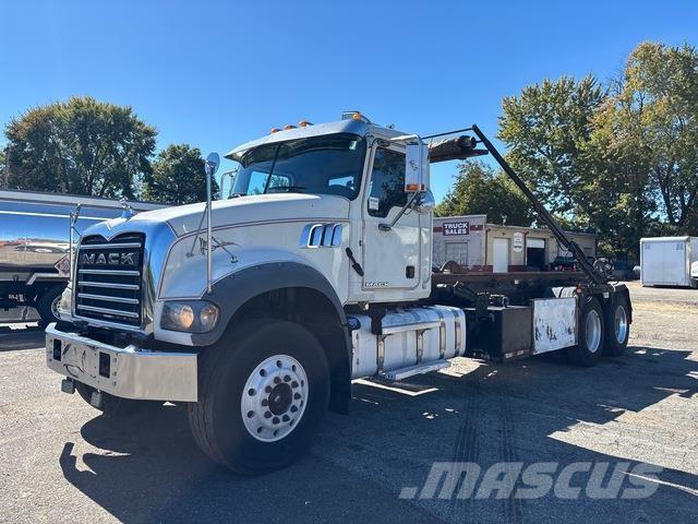 Mack GU713 Camion cu incarcator