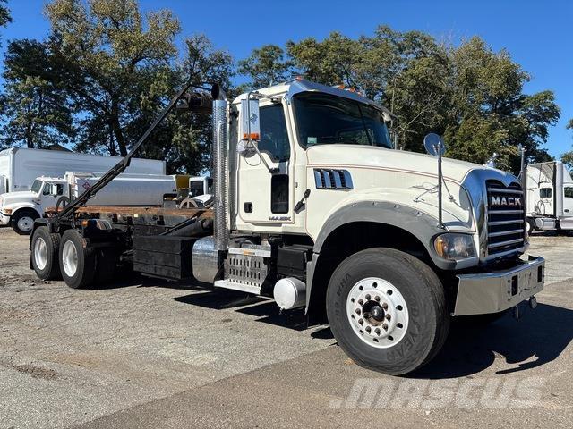 Mack GU713 Camion cu incarcator