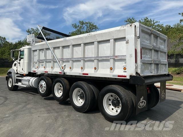 Mack GU813 Autobasculanta