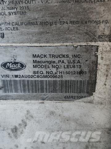 Mack LEU613 Camion de deseuri