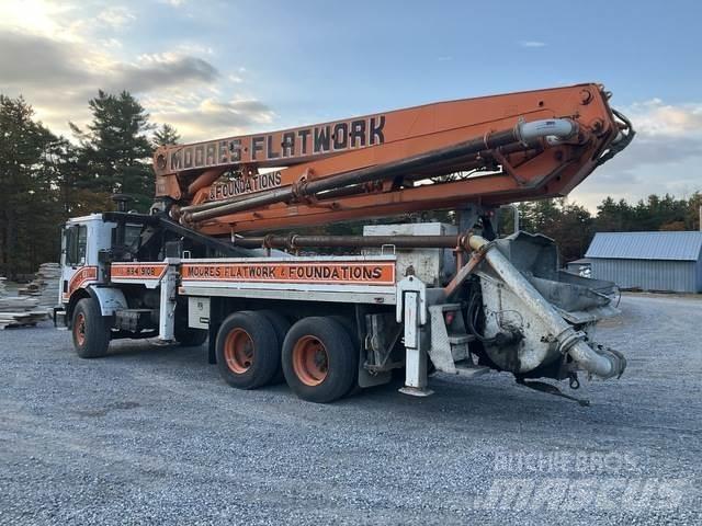Mack MR688S Pompa pentru beton