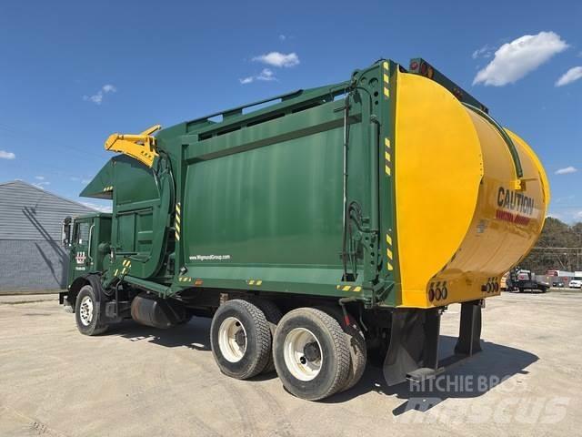 Mack MR690S Camion de deseuri