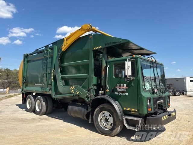 Mack MR690S Camion de deseuri