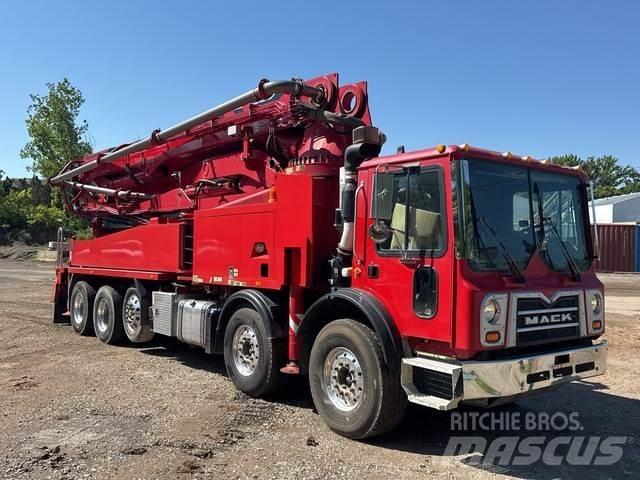 Mack MRU613 Pompa pentru beton