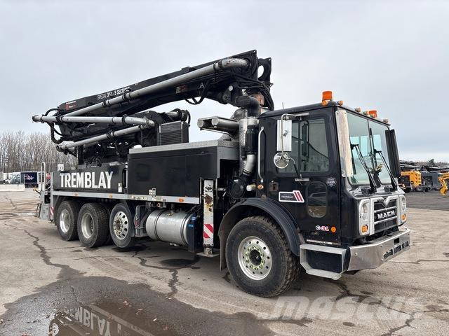 Mack MRU613 Pompa pentru beton