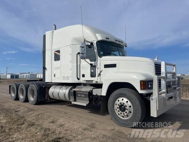 Mack PI86T Autotractoare