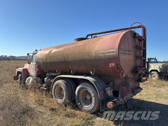 Mack R688ST Cisterne