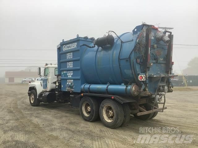 Mack RB690S Camion vidanje