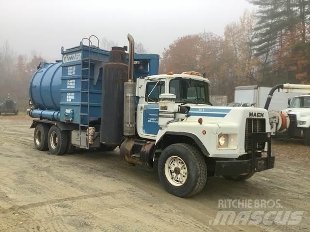 Mack RB690S Camion vidanje