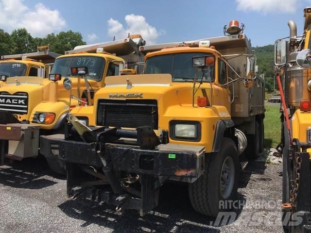 Mack RD600 Lame pentru dezapezire si pluguri