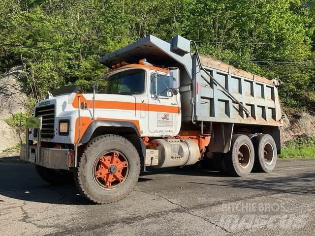 Mack RD686SX Autobasculanta