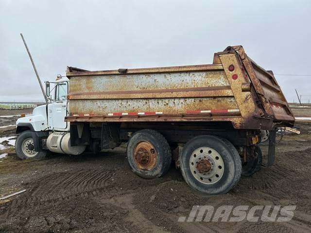 Mack RD688S Autobasculanta