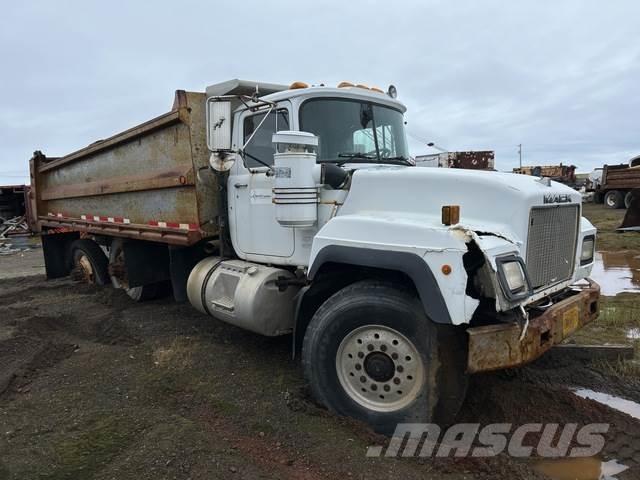 Mack RD688S Autobasculanta