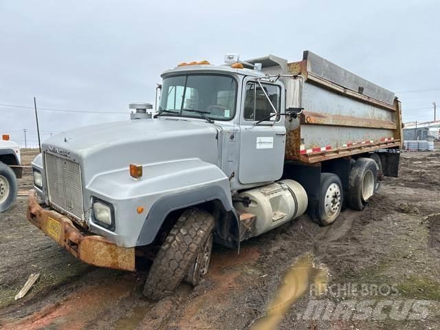 Mack RD688S Autobasculanta