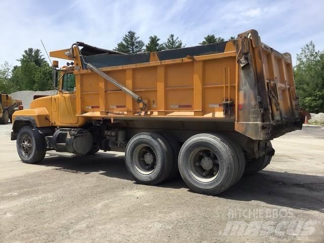 Mack RD688S Autobasculanta