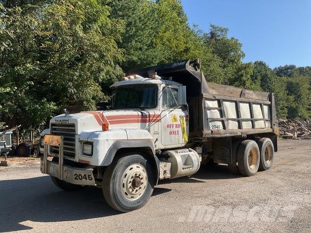 Mack RD688S Autobasculanta
