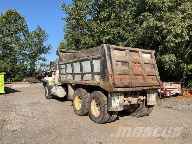 Mack RD688S Autobasculanta