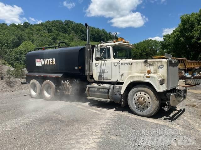 Mack RW613 Cisterne