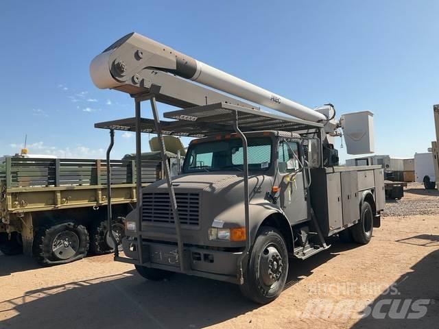 Navistar 4700 Platforme aeriene montate pe camion