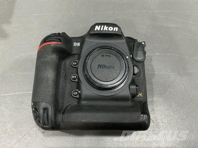  Nikon D5-a Utilaje construcții - Altele