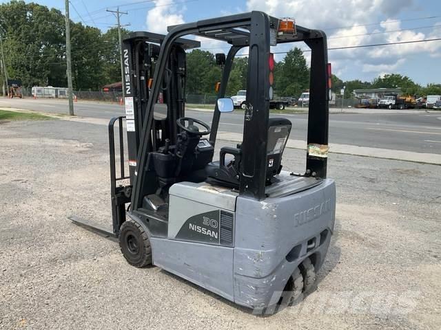 Nissan 1N1L15Y Stivuitor electric