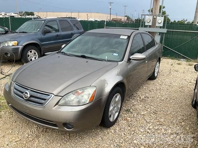 Nissan Altima Masini