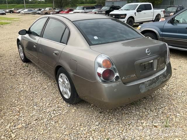 Nissan Altima Masini
