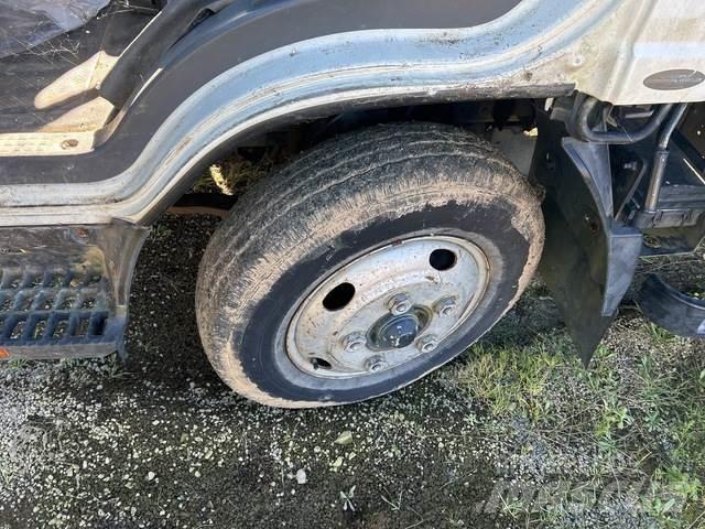Nissan Atlas Camioane platforma/prelata