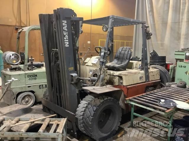 Nissan CF80 Utilaje construcții - Altele