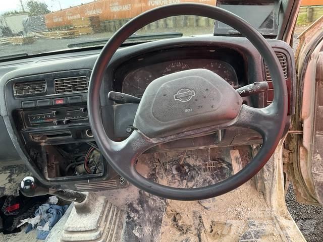 Nissan Navara Pick up/Platou